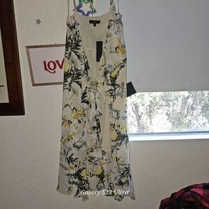 Lulus wrap dress floral NWT small